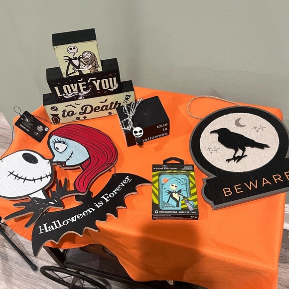 Disney Halloween Party Decor Set - Black and Orange - Picture 1 of 16